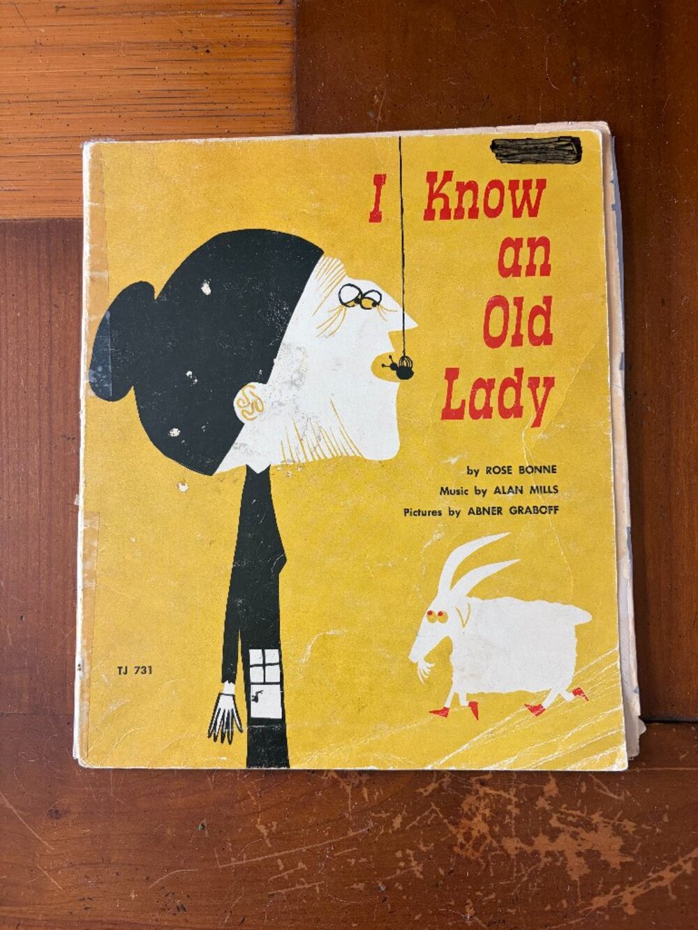 Vintage Children's Book I Know an Old Lady by Rose Bonne 1961 Edition Used